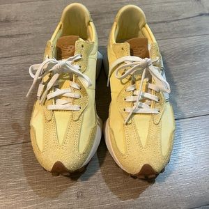 New Balance 327 in size 7.5 EUC